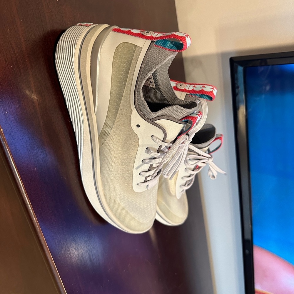 Bala Twelves Gray Red Accent Mesh Athletic Sneakers Womens Size 9
